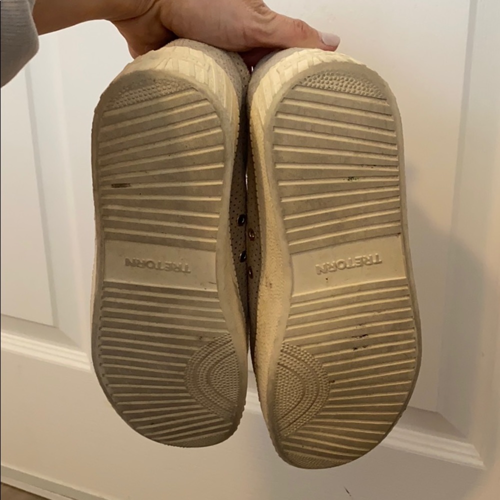 Sneakers - Picture 6 of 6